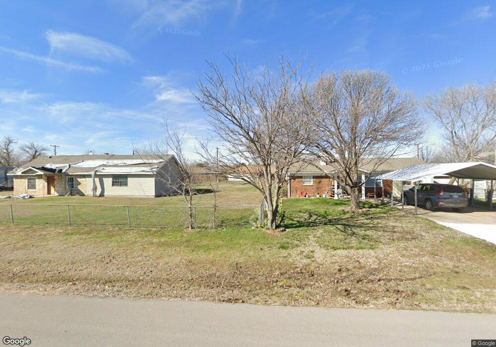 510 NW 5th St, Cache, OK 73527 - photo 1