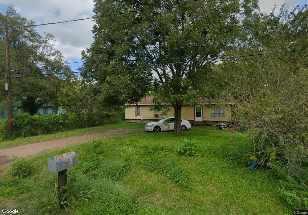 6725 Roanoke St, Houston, TX 77028 - photo 1