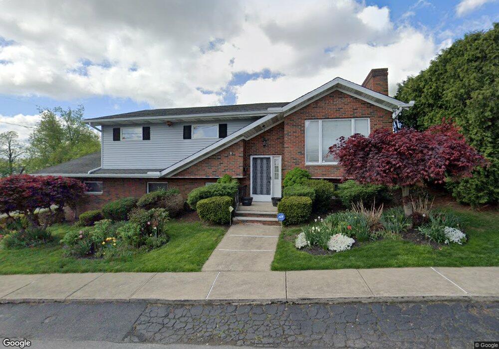 609 W Locust St, Scranton, PA 18504 - photo 1