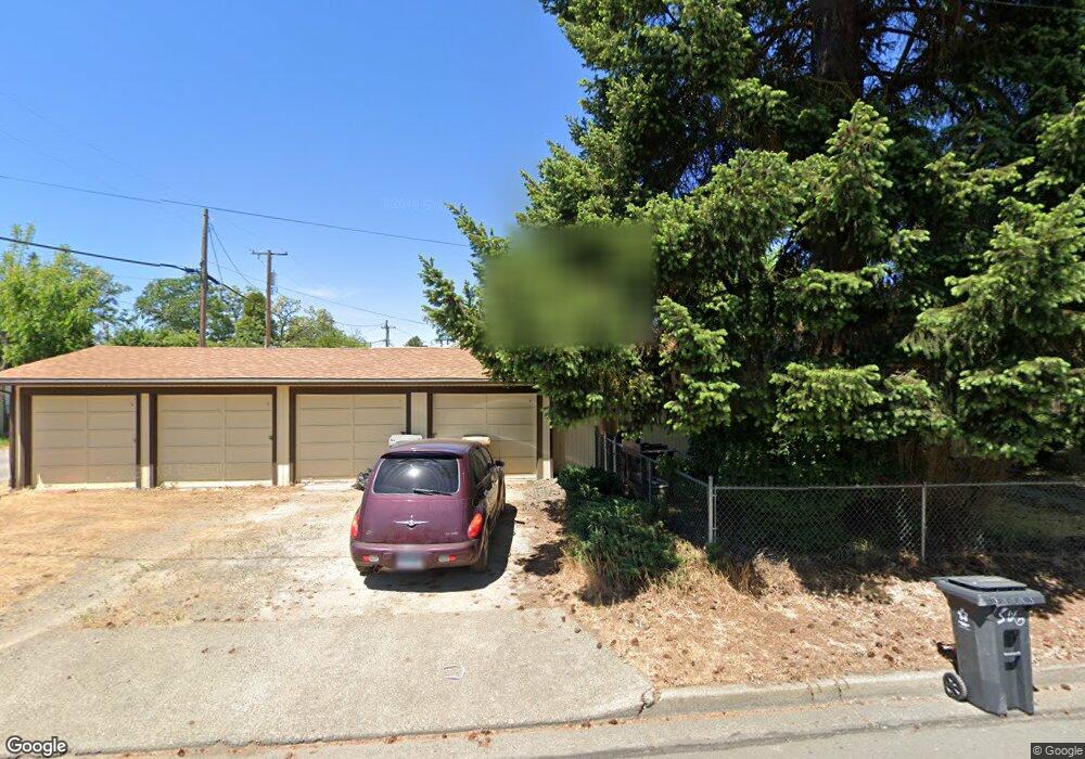 506 SE 10th St, Grants Pass, OR 97526 - photo 1