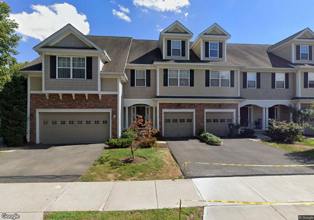 3 Park Place Cir, West Hartford, CT 06110 - photo 1