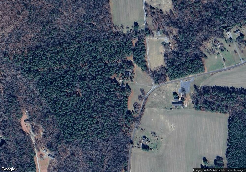 101 Brizendine Ln, Dunnsville, VA 22454 - photo 1