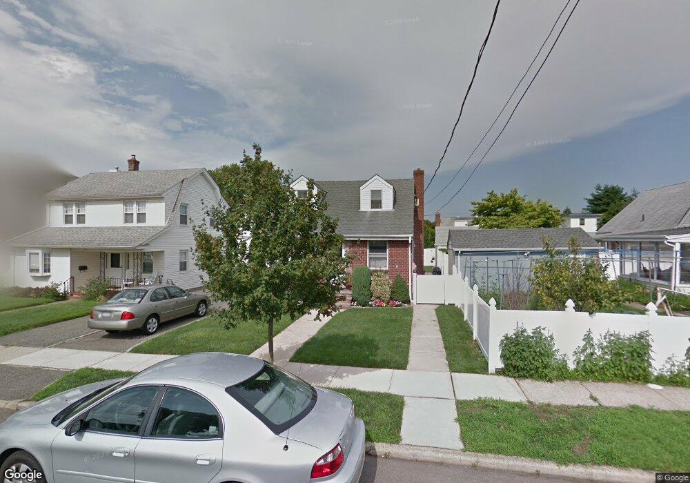 236 Beebe Rd, Mineola, NY 11501 - photo 1