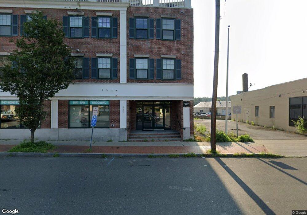 947 Hope St unit 3, Stamford, CT 06907 - photo 1