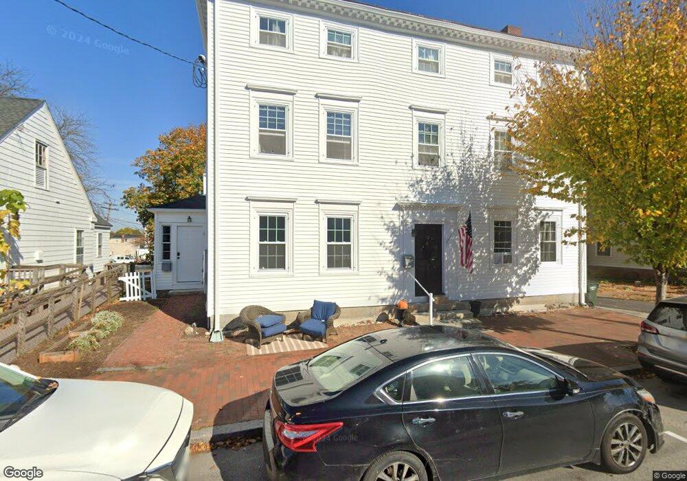 10 Harris St unit FLR-2, Newburyport, MA 01950 - photo 1