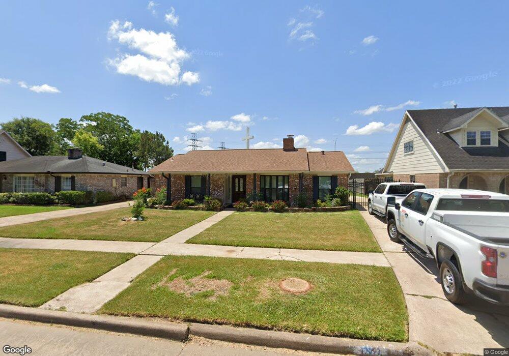12022 Kirkway Dr, Houston, TX 77089 - photo 1