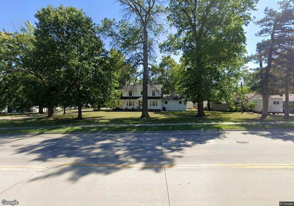 3005 SW 6th Ave, Topeka, KS 66606 - photo 1