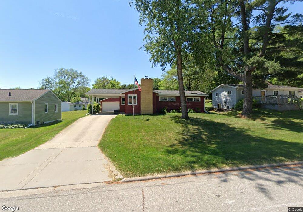 920 W 14th St, Cedar Falls, IA 50613 - photo 1