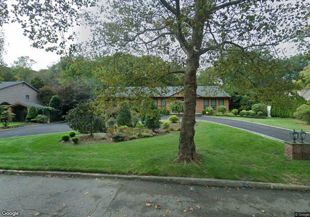 22 Sleepy Hollow Ln, Dix Hills, NY 11746 - photo 1