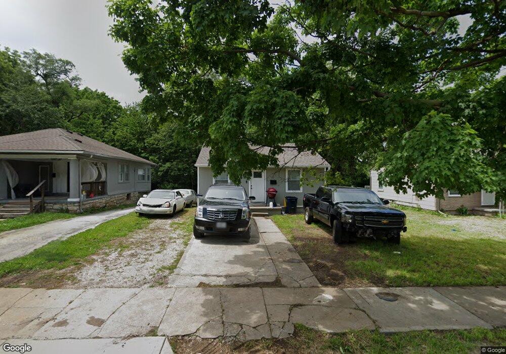 7026 Agnes Ave, Kansas City, MO 64132 - photo 1