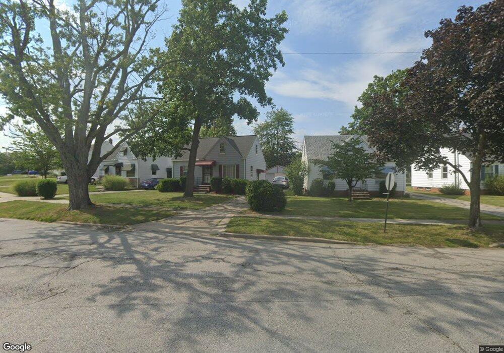 19815 Maple Heights Blvd, Maple Heights, OH 44137 - photo 1