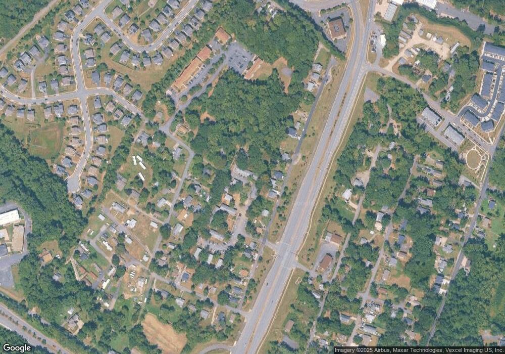 4112 Southway Ln, Triangle, VA 22172 - photo 1