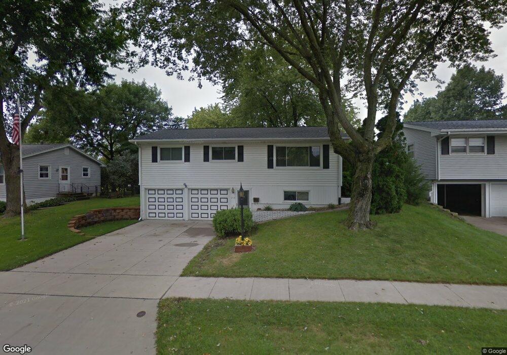 218 La Salle Dr SW, Cedar Rapids, IA 52404 - photo 1