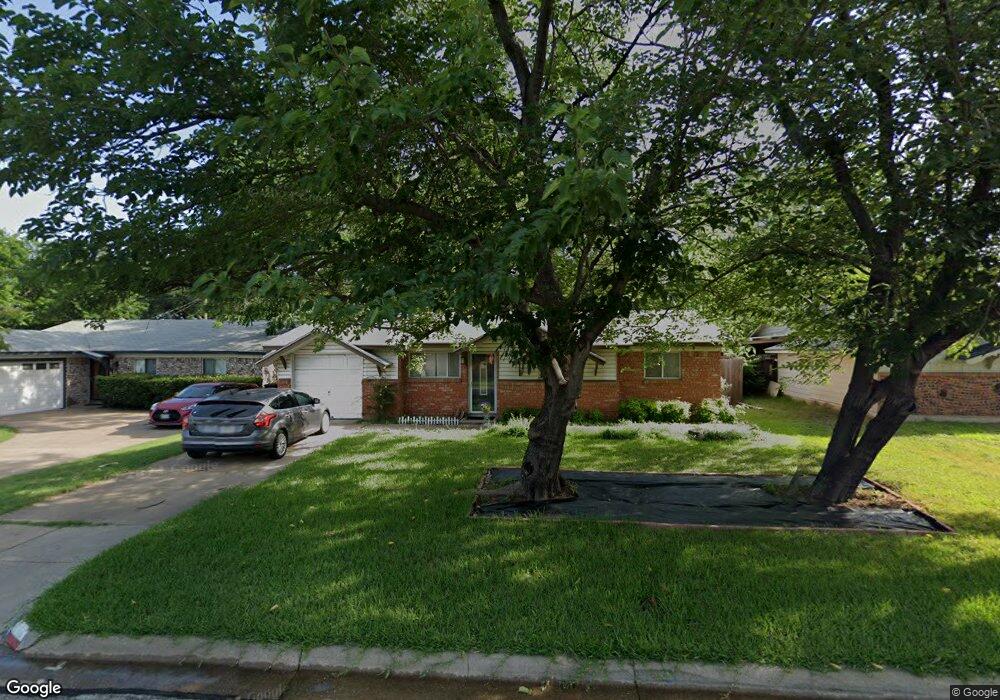 948 Dee Ln, Bedford, TX 76022 - photo 1