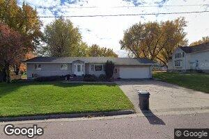 1530 2nd St, Hull, IA 51239