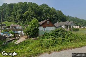 48 Longs Dr, Hernshaw, WV 25107