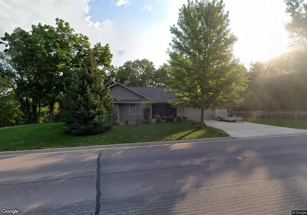 423 Summit Ave, New Ulm, MN 56073 - photo 1