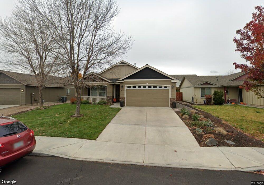 963 SW 25th Ln, Redmond, OR 97756 - photo 1