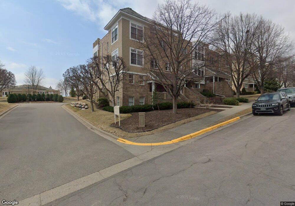 718 Widsten Cir, Wayzata, MN 55391 - photo 1