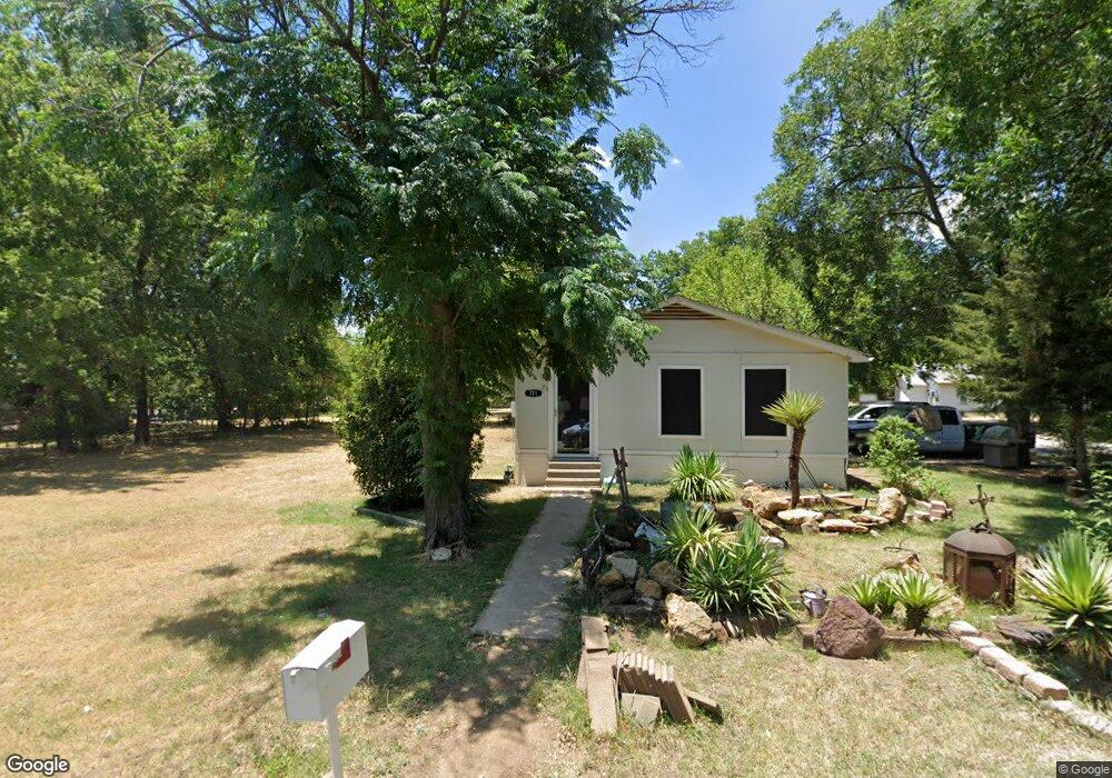 709 Buck St, Gainesville, TX 76240 - photo 1