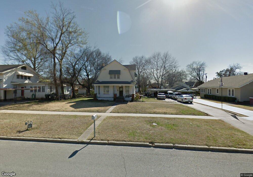 427 E 5th St, Claremore, OK 74017 - photo 1