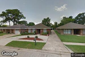 532 Colonial Club Dr, New Orleans, LA 70123