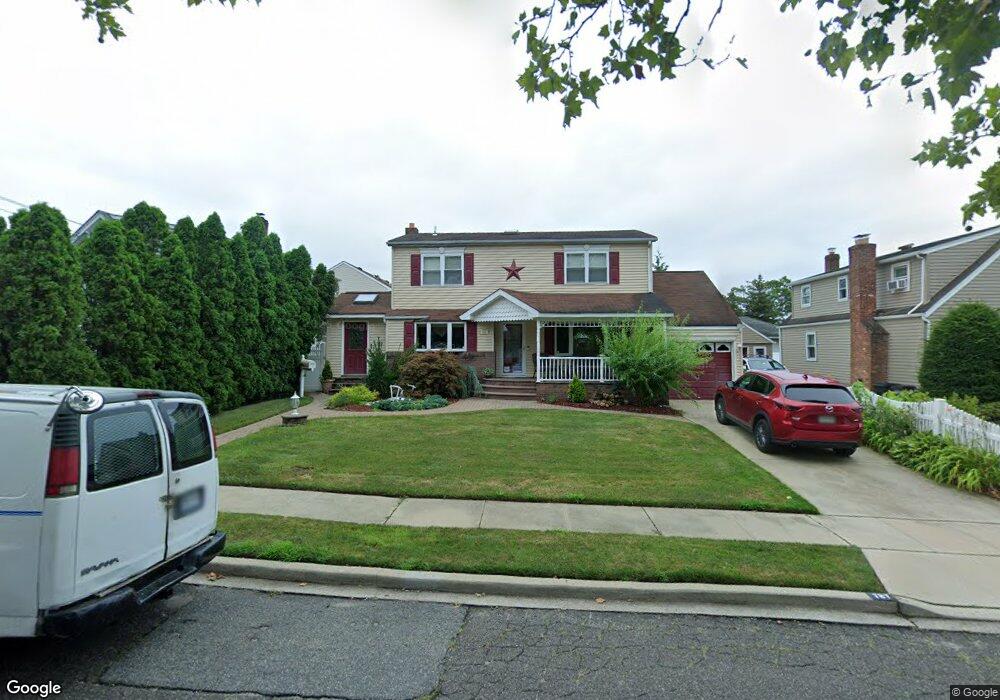 787 Mayer Dr, Wantagh, NY 11793 - photo 1