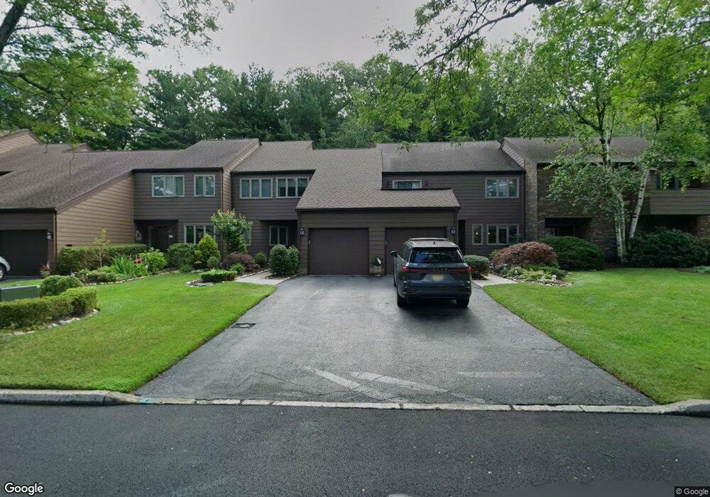 7 Romopock Ct, Mahwah, NJ 07430 - photo 1