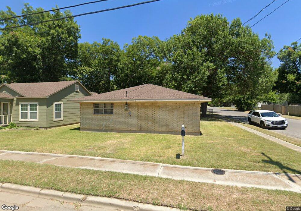 900 N Clements St, Gainesville, TX 76240 - photo 1