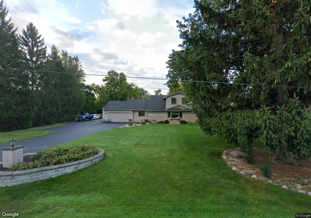 N75W16035 Colony Rd, Menomonee Falls, WI 53051 - photo 1