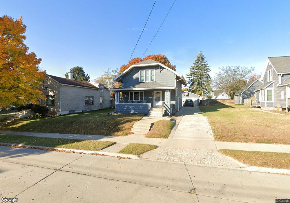 422 N 5th St, Manitowoc, WI 54220 - photo 1