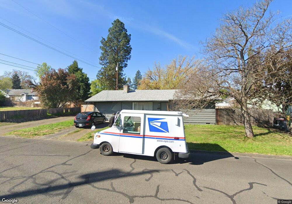 128 S 6th St, Central Point, OR 97502 - photo 1