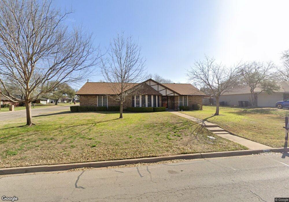 401 Meadow View Dr, Cleburne, TX 76033 - photo 1