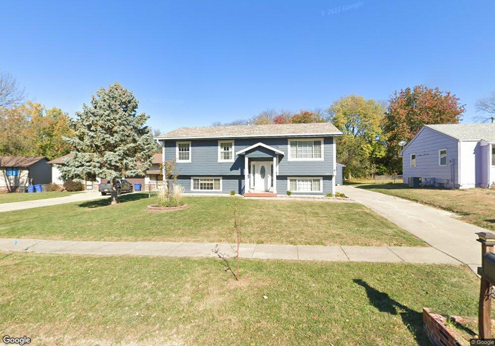 5113 Bel Aire Rd, Des Moines, IA 50310 - photo 1