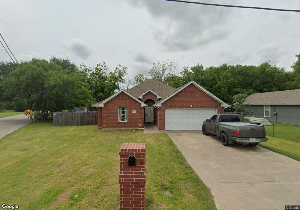 1903 N Wilhite St, Cleburne, TX 76031 - photo 1