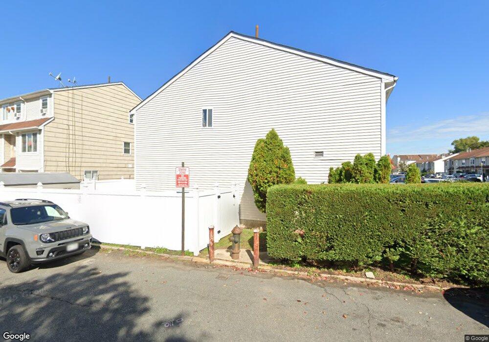 69 Adrianne Ln, Staten Island, NY 10303 - photo 1