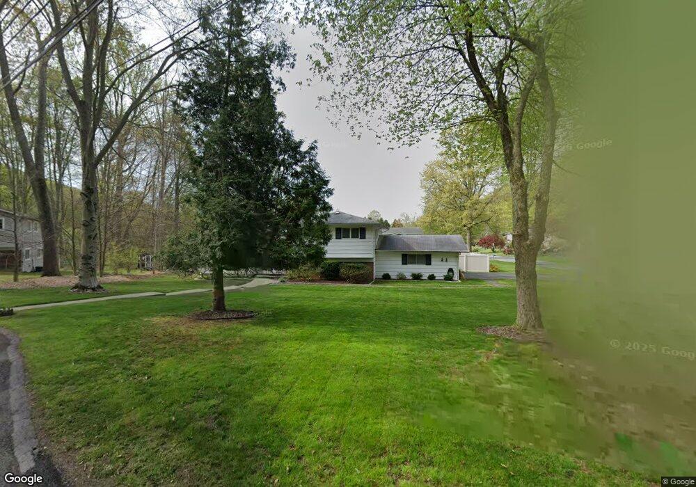 399 Saber Ct, Yorktown Heights, NY 10598 - photo 1