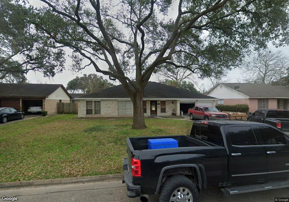 1821 Alta Vista Dr, Alvin, TX 77511 - photo 1