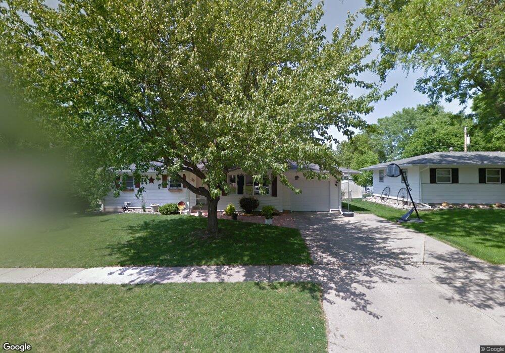 1640 Valleyview Dr, Marion, IA 52302 - photo 1