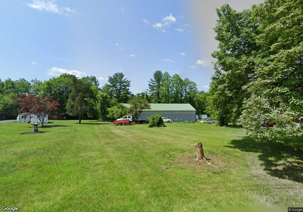 4064 Chestnut Hill Rd, Coopersburg, PA 18036 - photo 1