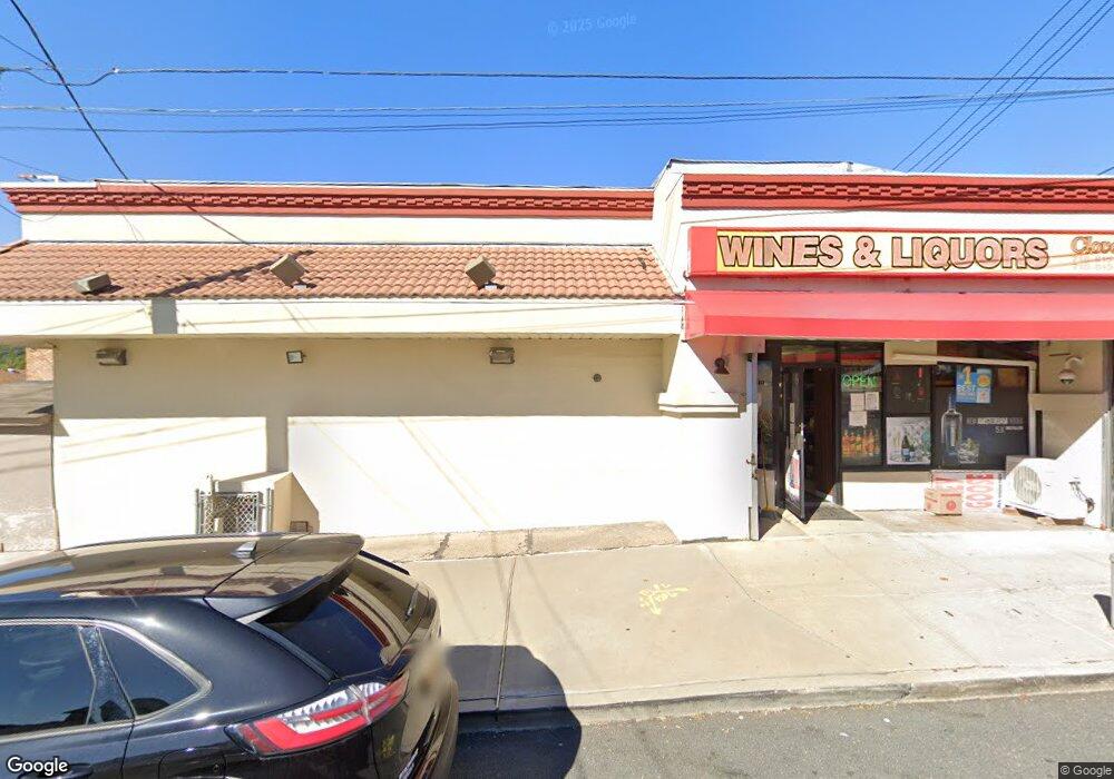 1308 Clove Rd, Staten Island, NY 10301 - photo 1