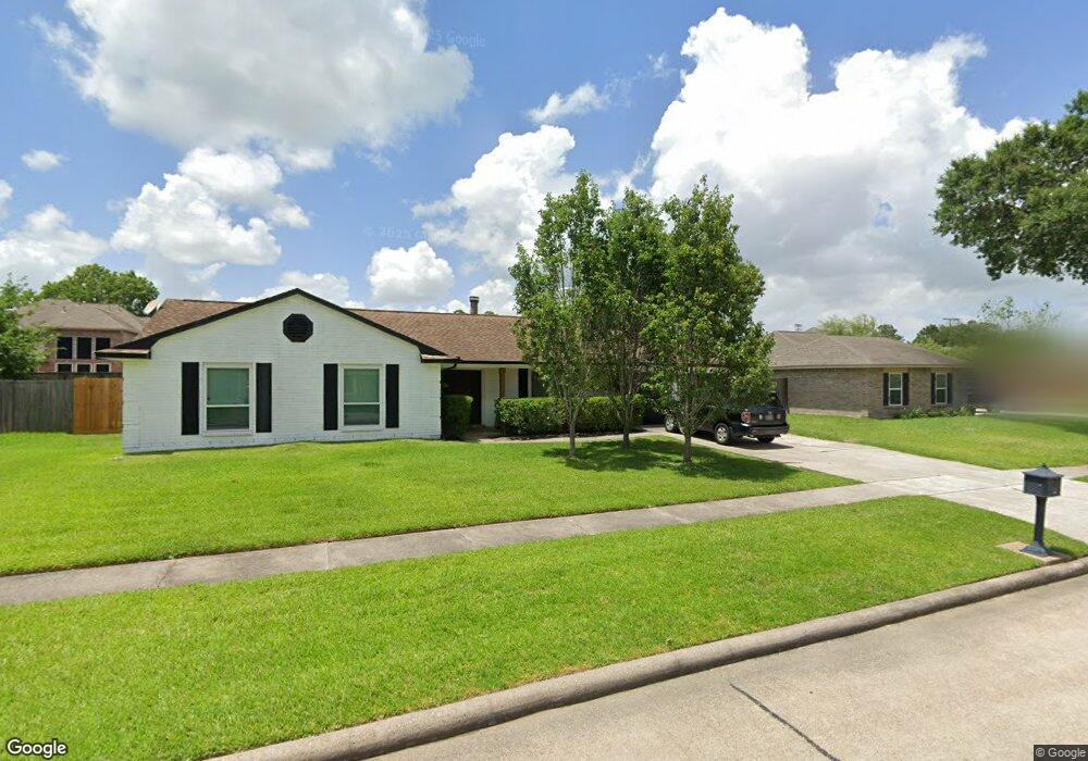 1203 W Castlewood Ave, Friendswood, TX 77546 - photo 1