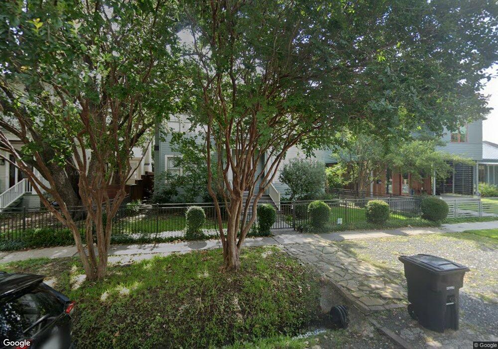 822 Columbia St, Houston, TX 77007 - photo 1