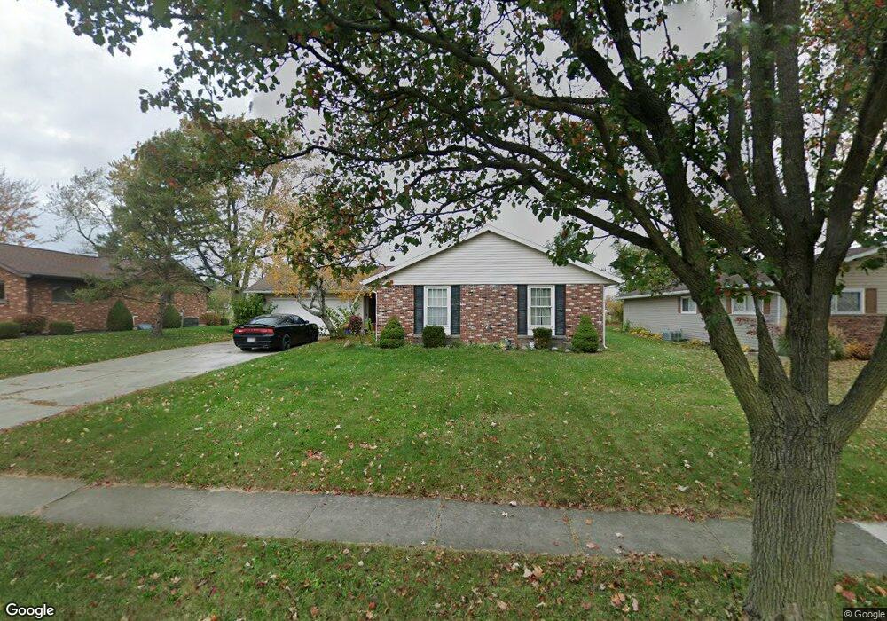 206 Stinebaugh Dr, Wapakoneta, OH 45895 - photo 1