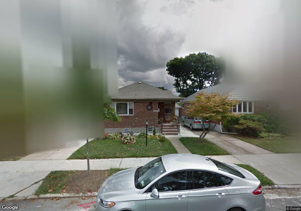 7507 172nd St, Fresh Meadows, NY 11366 - photo 1