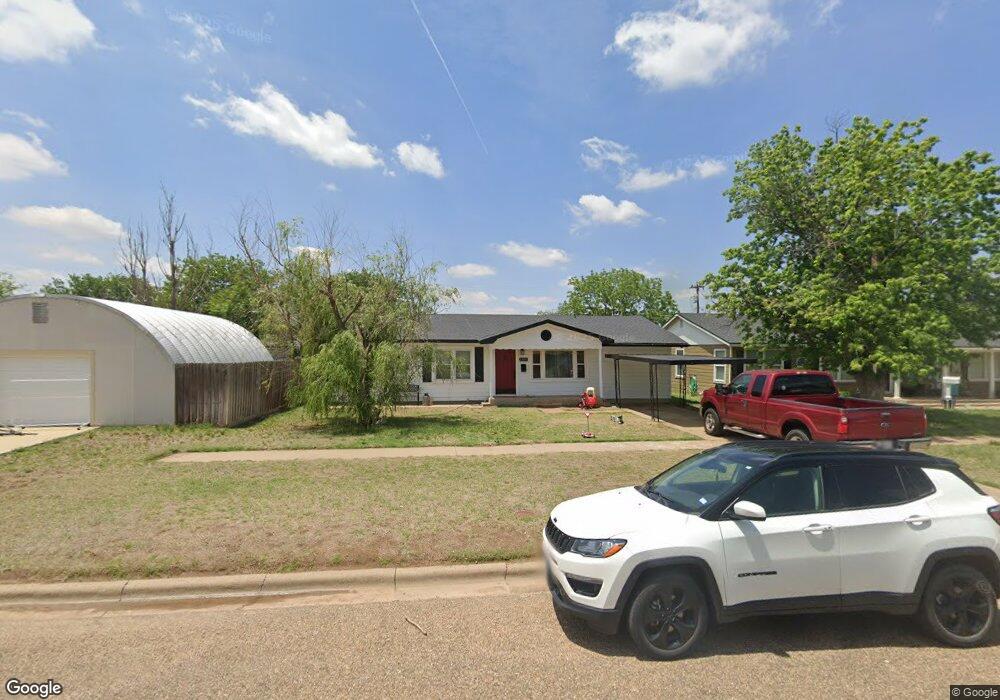 1305 Wayland St, Plainview, TX 79072 - photo 1