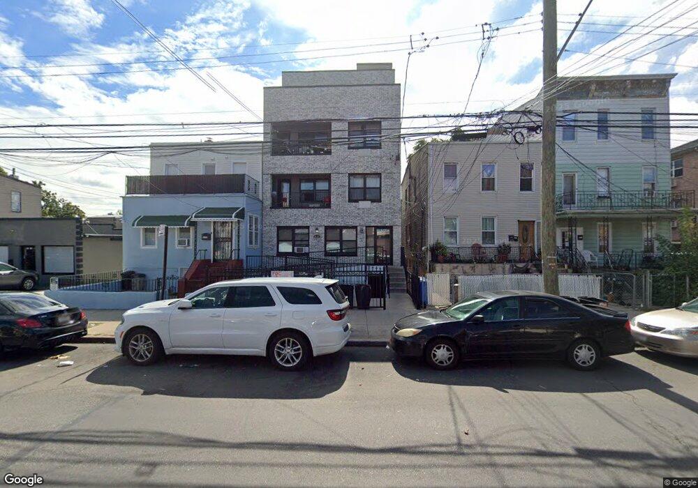 81-14 101st Ave unit 1 R, Ozone Park, NY 11416 - photo 1