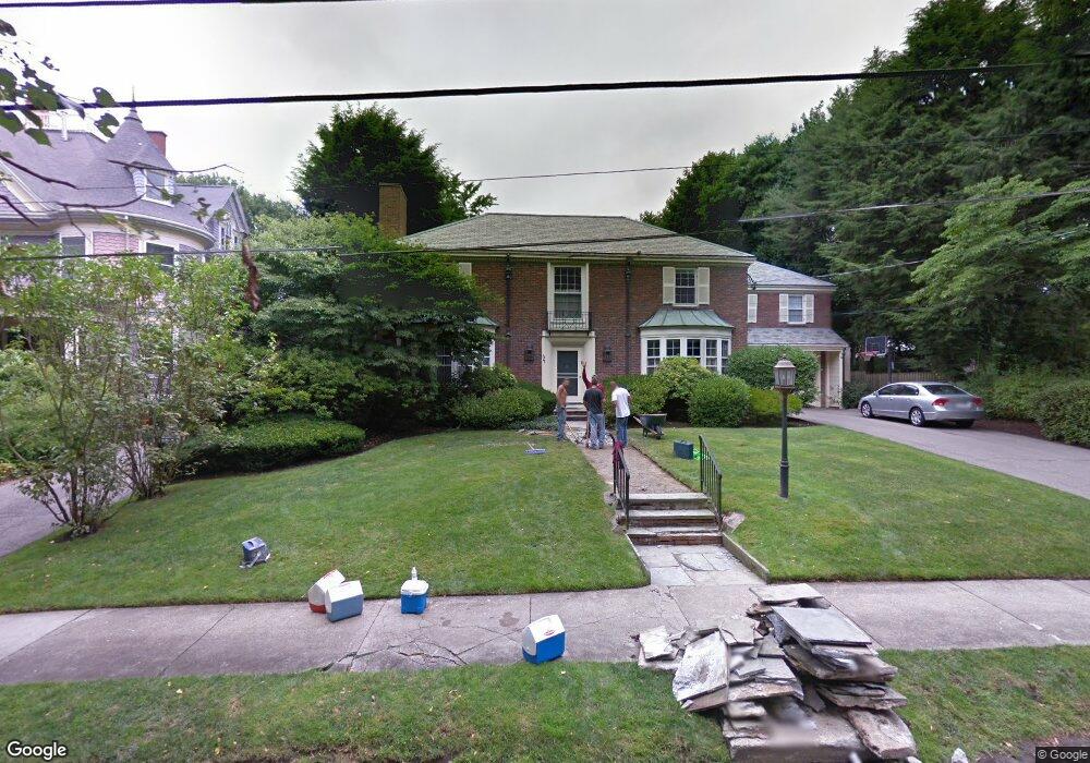 34 Monadnock Rd, Chestnut Hill, MA 02467 - photo 1