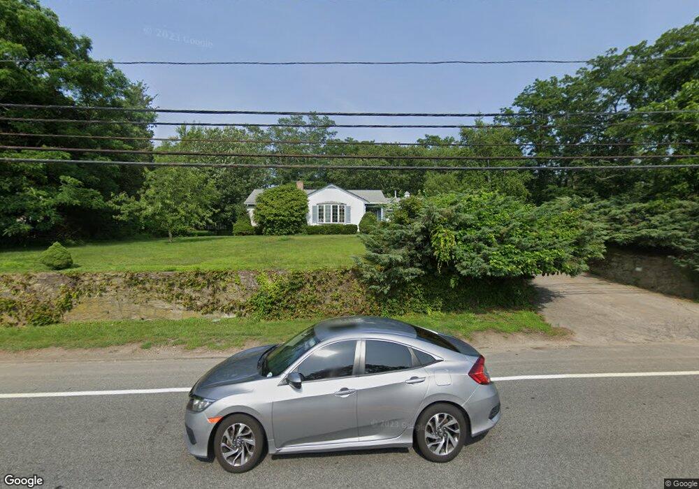 316 Metacom Ave, Bristol, RI 02809 - photo 1