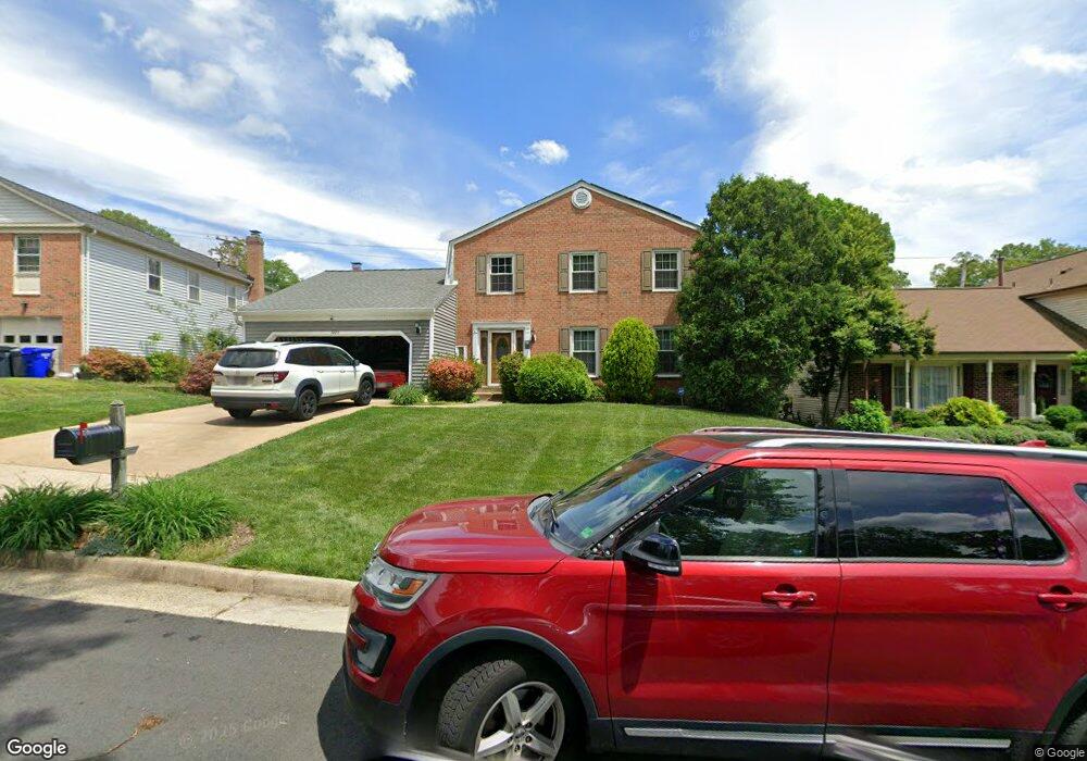 7005 Maple Tree Ln, Springfield, VA 22152 - photo 1